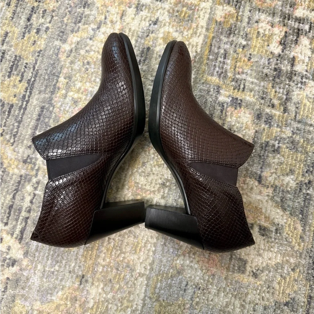 Ecco Ankle Boots Womens Brown Leather Snake Print Heeled Size 8.5 Minimalist - Picture 8 of 11